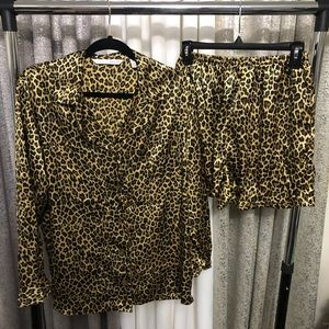 Victorias Secret Womens Medium Cheetah Pajama Set